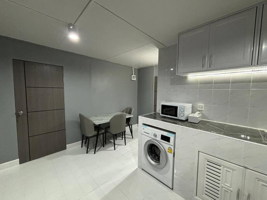 Impact Donmuang Popular Condo C5 Bangkok Exterior foto