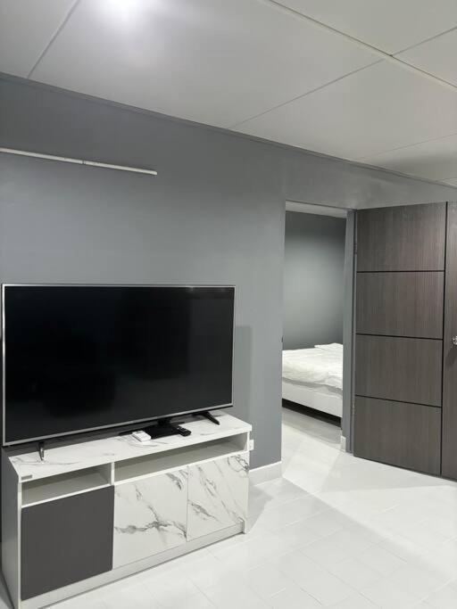 Impact Donmuang Popular Condo C5 Bangkok Exterior foto