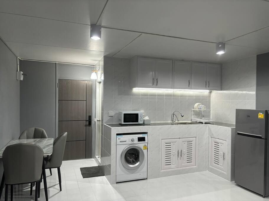 Impact Donmuang Popular Condo C5 Bangkok Exterior foto